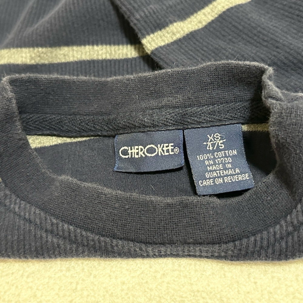 Boys blue & grey striped short sleeve tee. Great condition. Size 4/5. - Picture 4 of 5